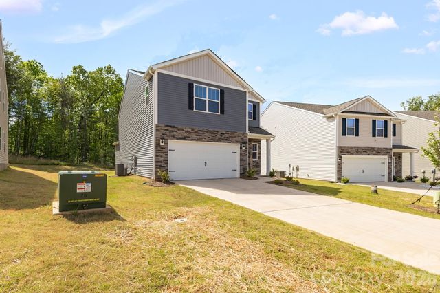 1334 37th Avenue Lane NE, Hickory, NC 28601