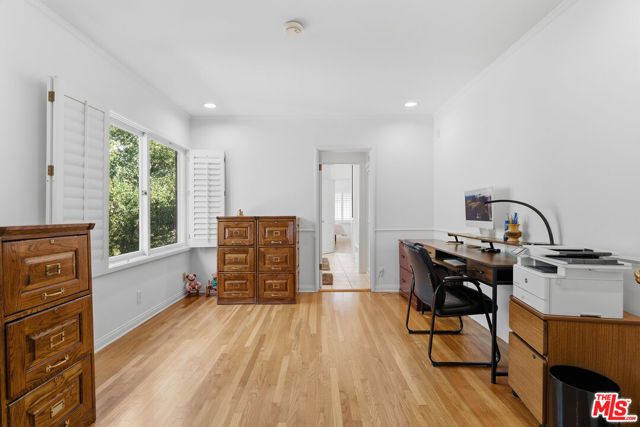 172 S Woodburn Drive, Los Angeles, CA 90049