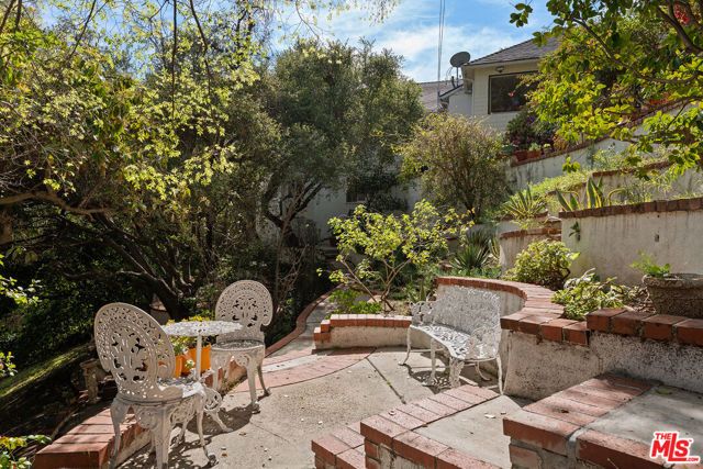 172 S Woodburn Drive, Los Angeles, CA 90049