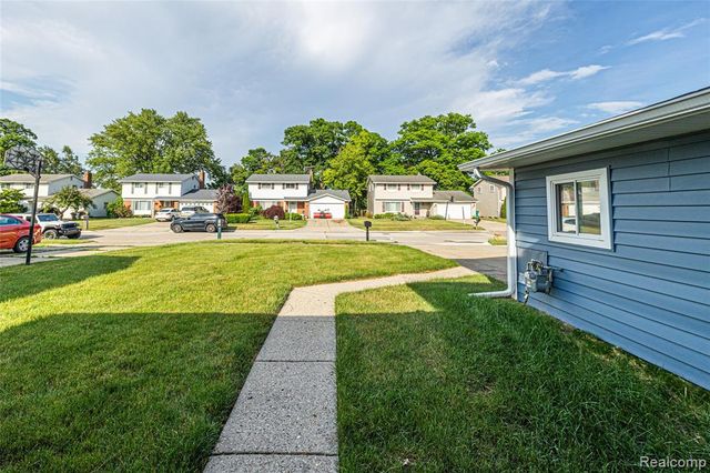 676 Sheffield Road, Auburn Hills, MI 48326