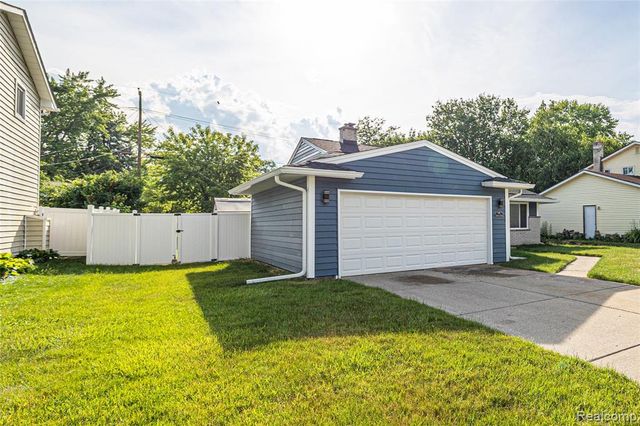 676 Sheffield Road, Auburn Hills, MI 48326