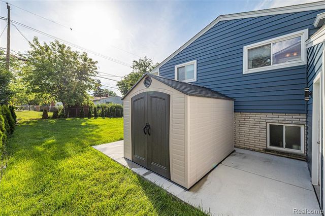 676 Sheffield Road, Auburn Hills, MI 48326