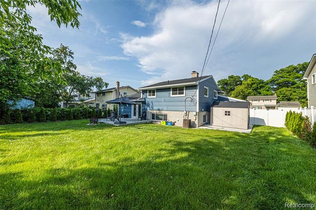 676 Sheffield Road, Auburn Hills, MI 48326