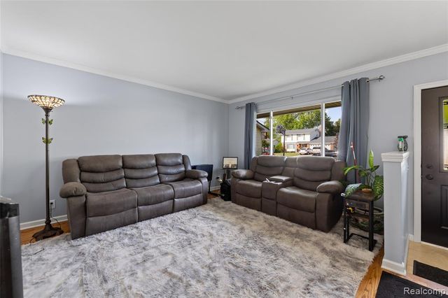 676 Sheffield Road, Auburn Hills, MI 48326