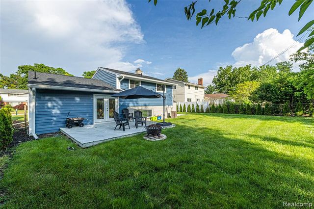 676 Sheffield Road, Auburn Hills, MI 48326
