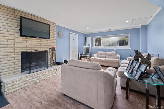 676 Sheffield Road, Auburn Hills, MI 48326