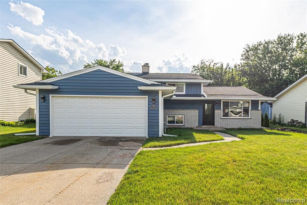 676 Sheffield Road, Auburn Hills, MI 48326