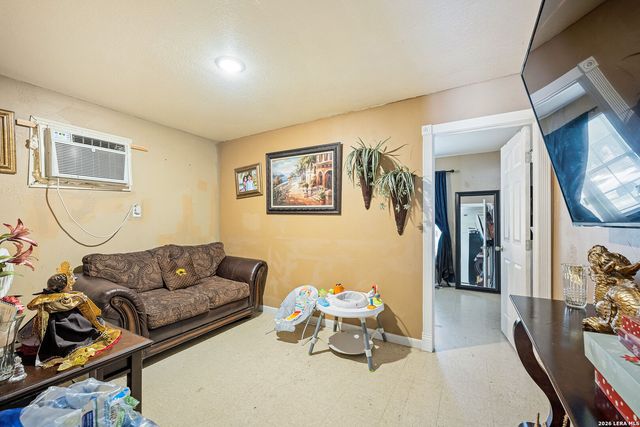 1319 colima, San Antonio, TX 78207