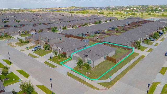 11300 Guinness Drive, Fort Worth, TX 76052