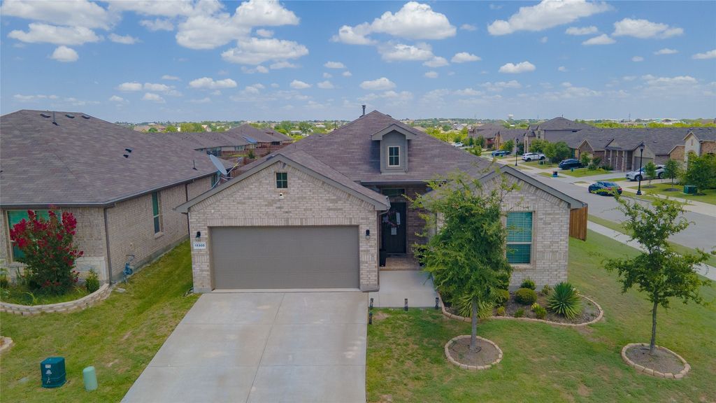 11300 Guinness Drive, Fort Worth, TX 76052