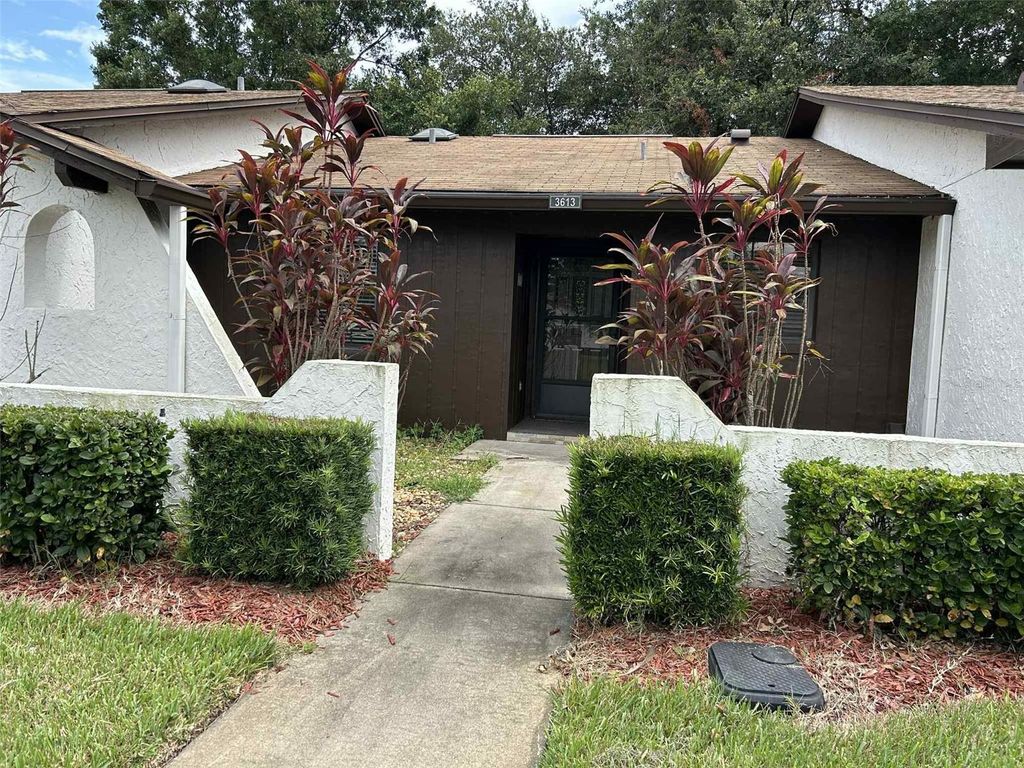 Image 2 of property listing at 3613 BAY COURT, St Cloud, FL 34769