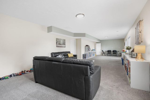 4418 W State Street, Springfield, MO 65802