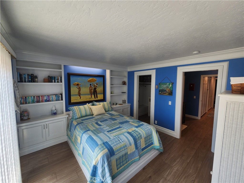 Image 14 of property listing at 600 E Oceanfront 1D, Newport Beach, CA 92661