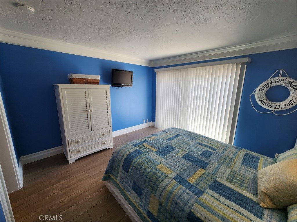 Image 15 of property listing at 600 E Oceanfront 1D, Newport Beach, CA 92661