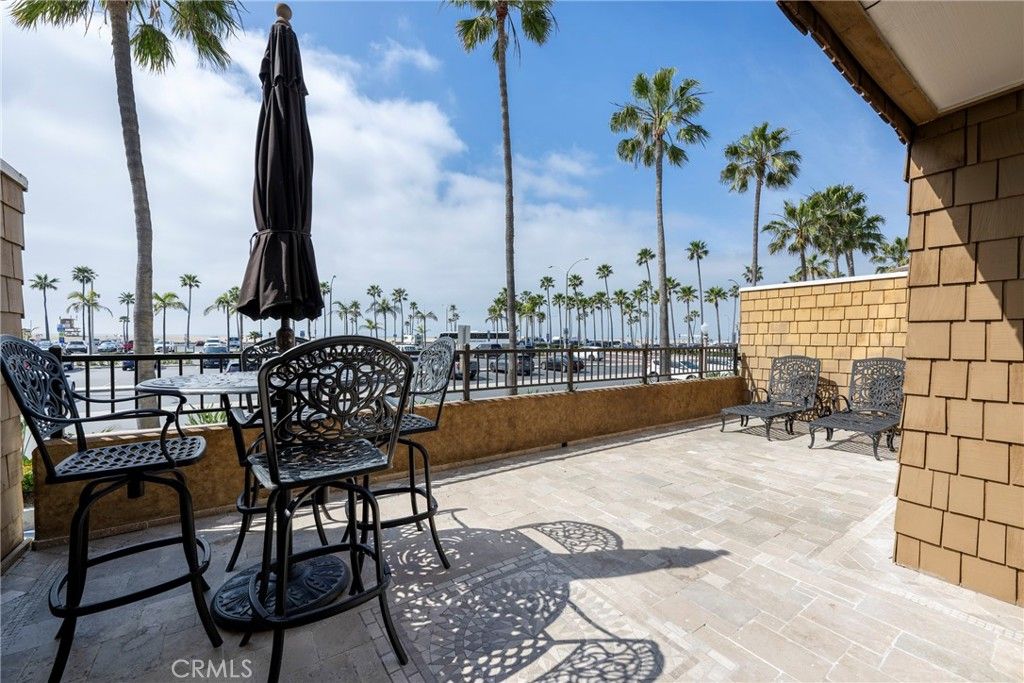Image 23 of property listing at 600 E Oceanfront 1D, Newport Beach, CA 92661