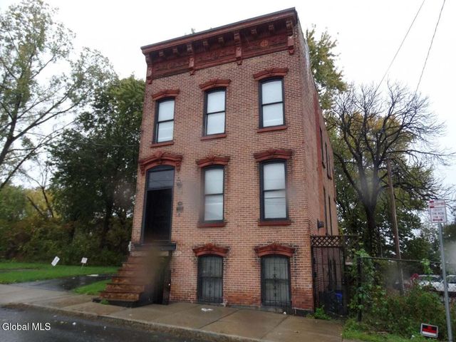 39-47 Ten Broeck Place, Albany, NY 12210