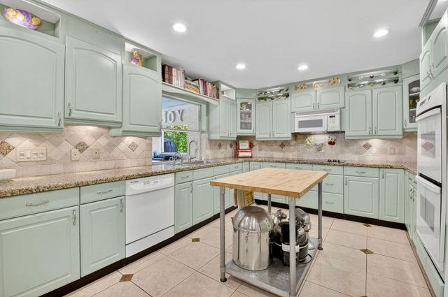 19803 Back 9 Drive, Boca Raton, FL 33498