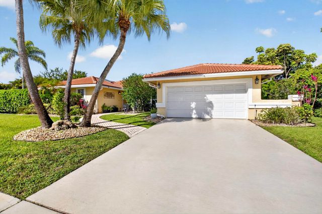 19803 Back 9 Drive, Boca Raton, FL 33498