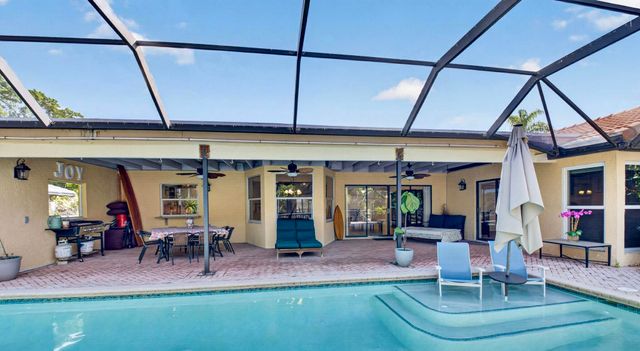 19803 Back 9 Drive, Boca Raton, FL 33498