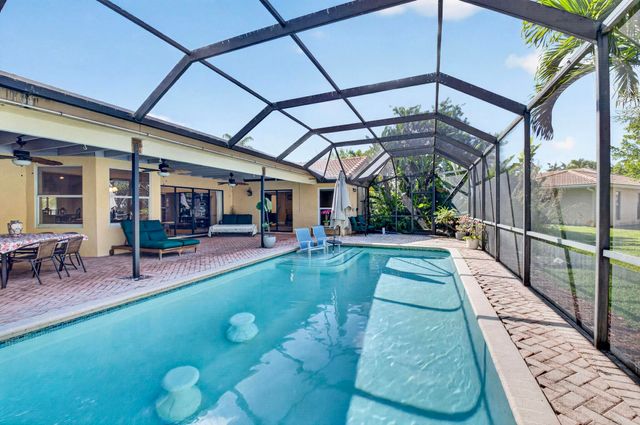 19803 Back 9 Drive, Boca Raton, FL 33498