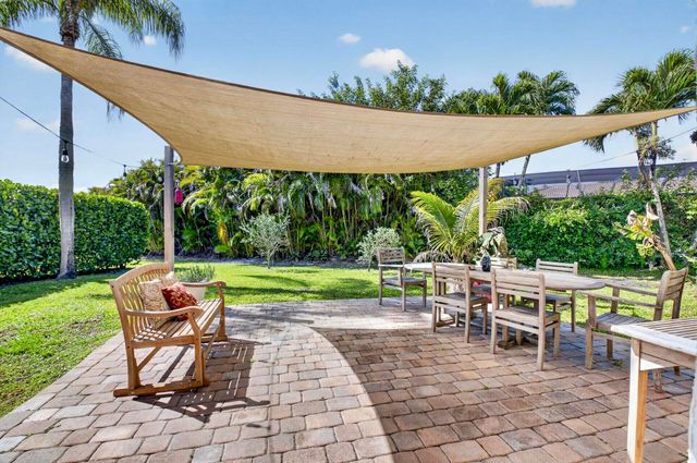 19803 Back 9 Drive, Boca Raton, FL 33498