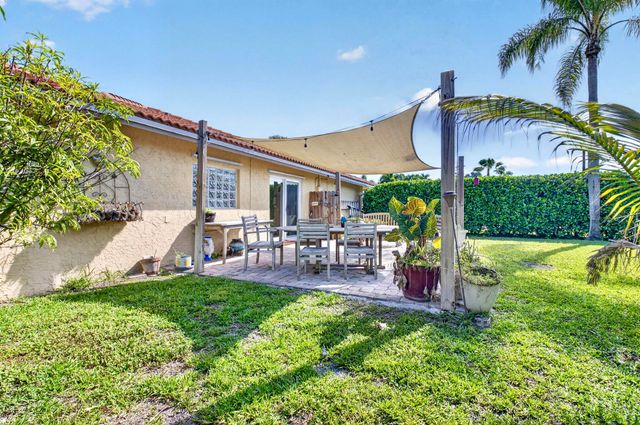 19803 Back 9 Drive, Boca Raton, FL 33498