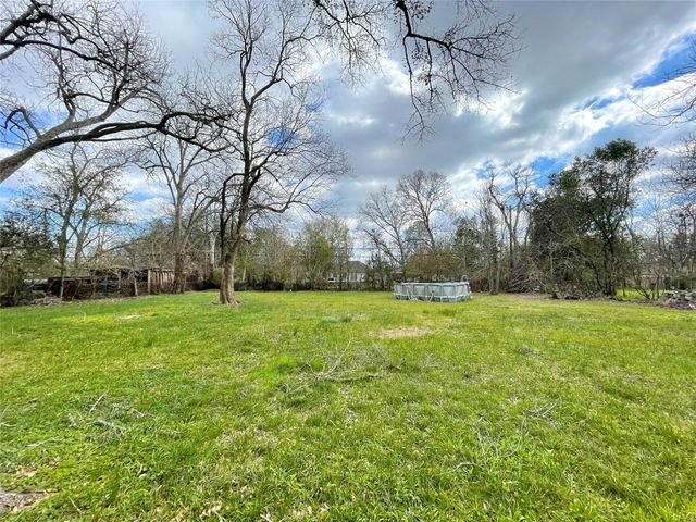 7230 Sims Drive, Houston, TX 77061