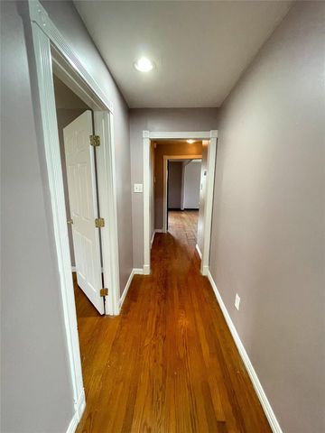 7230 Sims Drive, Houston, TX 77061