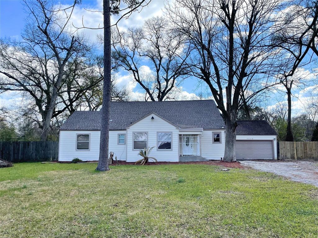 7230 Sims Drive, Houston, TX 77061