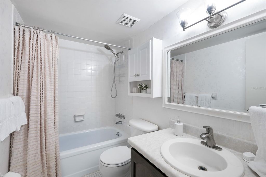 Image 18 of property listing at 4151 S ATLANTIC AVENUE 511, New Smyrna Beach, FL 32169