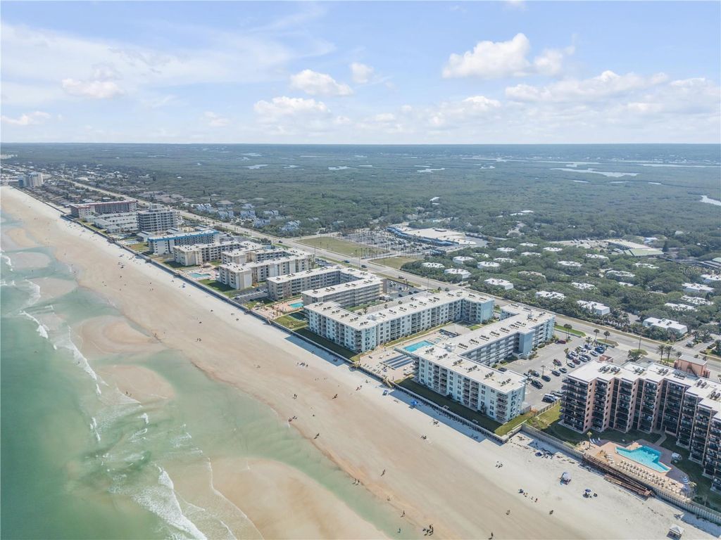 Image 33 of property listing at 4151 S ATLANTIC AVENUE 511, New Smyrna Beach, FL 32169