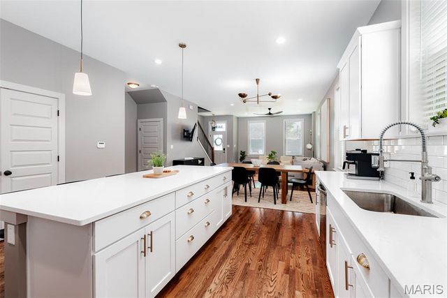 3433 Texas Avenue, St Louis, MO 63118