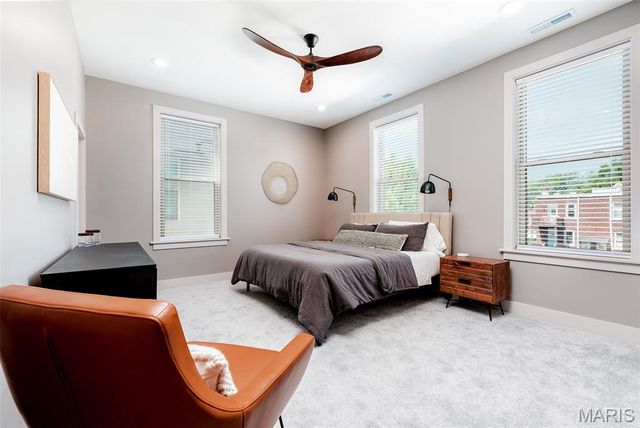 3433 Texas Avenue, St Louis, MO 63118