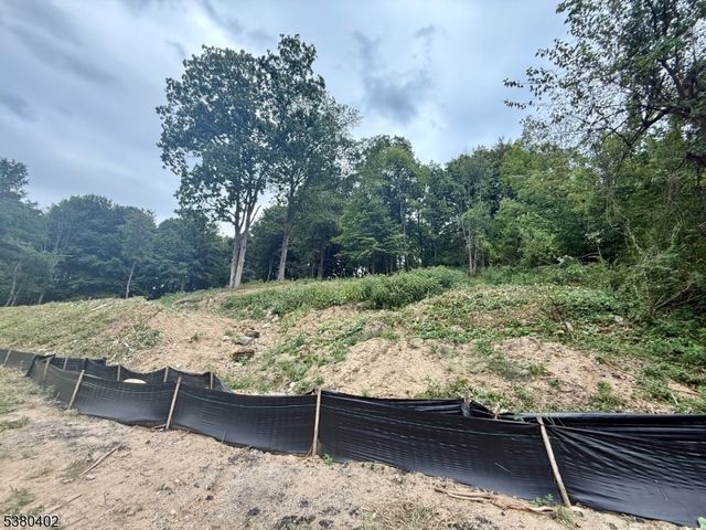 109 Munsonhurst Rd, Franklin Boro, NJ 07416