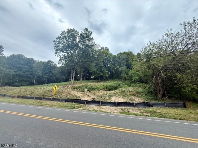 109 Munsonhurst Rd, Franklin Boro, NJ 07416