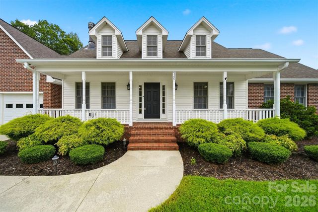 920 Barrington Drive NE, Lenoir, NC 28645