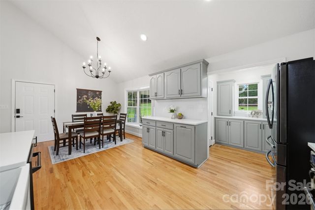 920 Barrington Drive NE, Lenoir, NC 28645