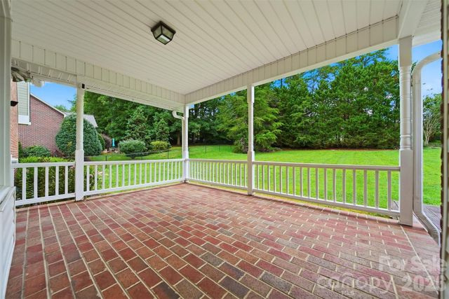 920 Barrington Drive NE, Lenoir, NC 28645