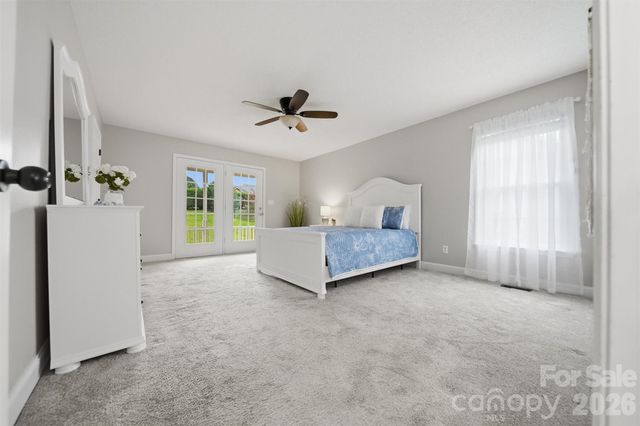 920 Barrington Drive NE, Lenoir, NC 28645
