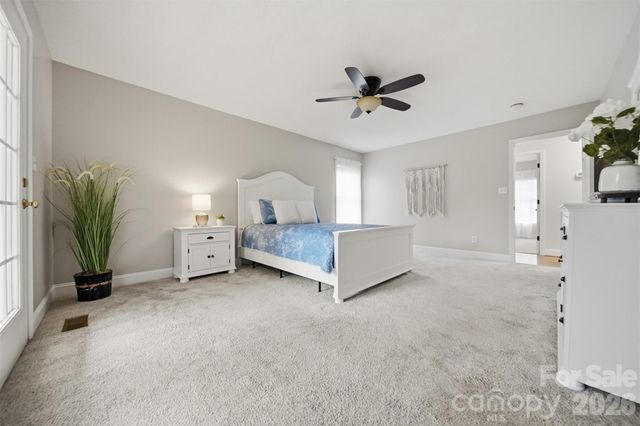920 Barrington Drive NE, Lenoir, NC 28645