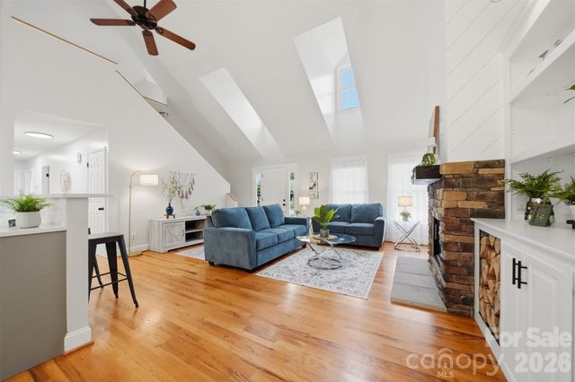 920 Barrington Drive NE, Lenoir, NC 28645