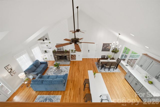 920 Barrington Drive NE, Lenoir, NC 28645