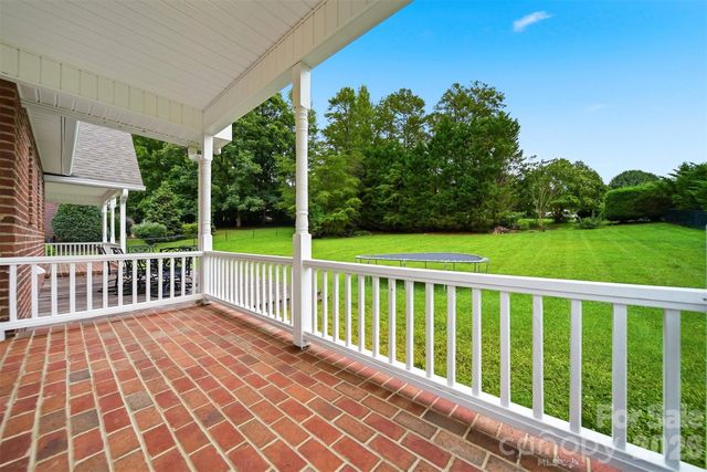 920 Barrington Drive NE, Lenoir, NC 28645