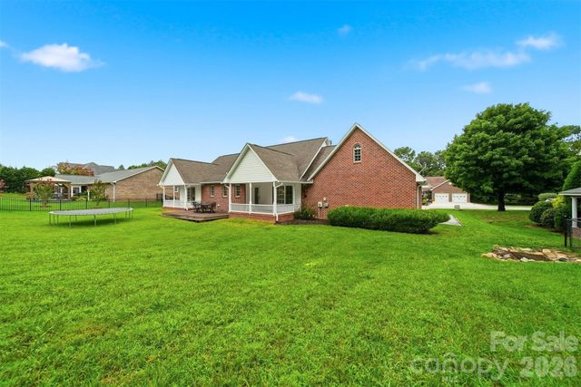 920 Barrington Drive NE, Lenoir, NC 28645