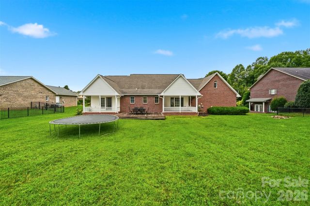 920 Barrington Drive NE, Lenoir, NC 28645
