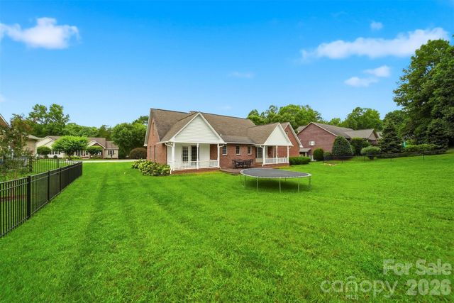 920 Barrington Drive NE, Lenoir, NC 28645