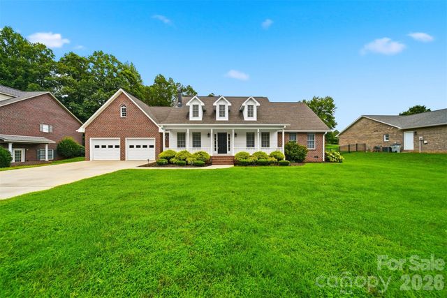 920 Barrington Drive NE, Lenoir, NC 28645