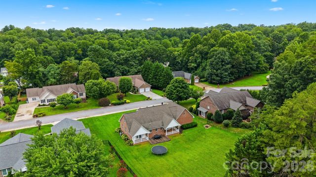920 Barrington Drive NE, Lenoir, NC 28645