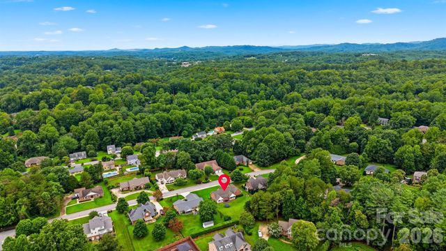 920 Barrington Drive NE, Lenoir, NC 28645