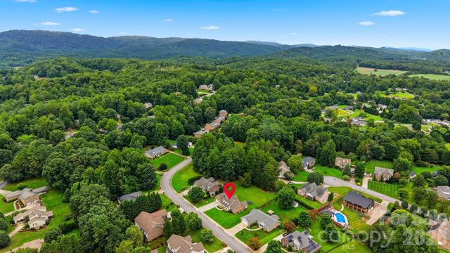 920 Barrington Drive NE, Lenoir, NC 28645